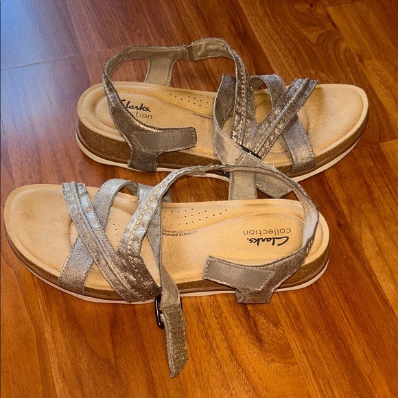 Clarks Women's Metallic Cross-Strap Sandals - Picture 7 of 9